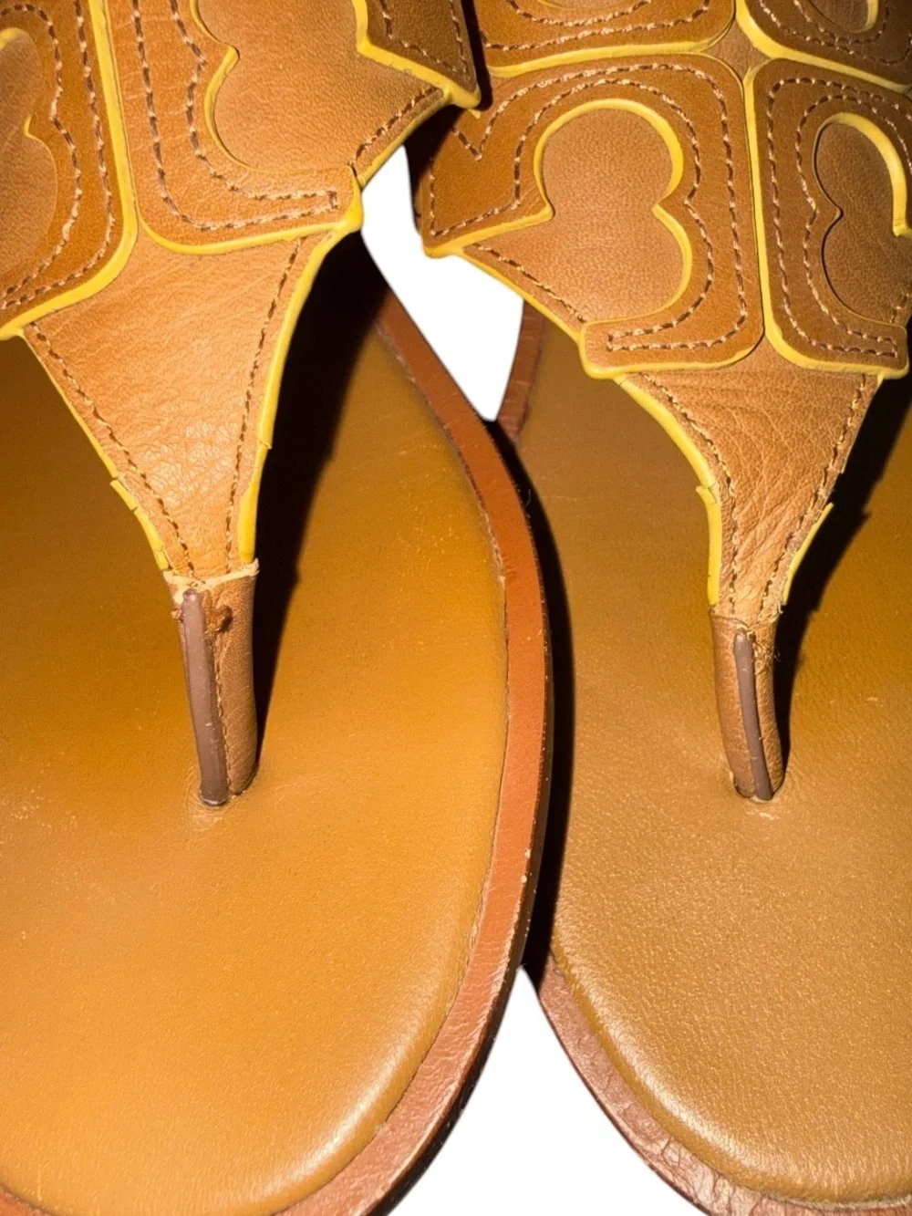 Tory Burch Jamie Full Logo Thong Sandals Size 8 Tan Yellow Leather Flip Flops